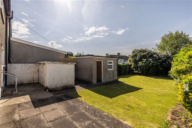 https://photos-a.propertyimages.ie/media/0/2/3/4925320/06732ecd-ef01-4f8c-9907-7bfc57ae5849_l.jpg