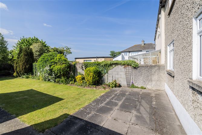 https://photos-a.propertyimages.ie/media/0/2/3/4925320/06732ecd-ef01-4f8c-9907-7bfc57ae5849_l.jpg
