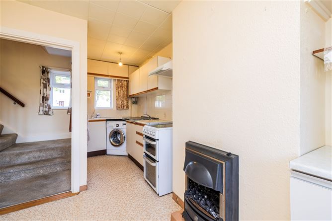 https://photos-a.propertyimages.ie/media/0/2/3/4925320/06732ecd-ef01-4f8c-9907-7bfc57ae5849_l.jpg