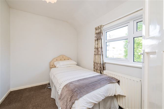 https://photos-a.propertyimages.ie/media/0/2/3/4925320/06732ecd-ef01-4f8c-9907-7bfc57ae5849_l.jpg