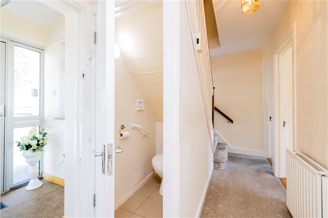 https://photos-a.propertyimages.ie/media/0/2/3/4925320/06732ecd-ef01-4f8c-9907-7bfc57ae5849_l.jpg