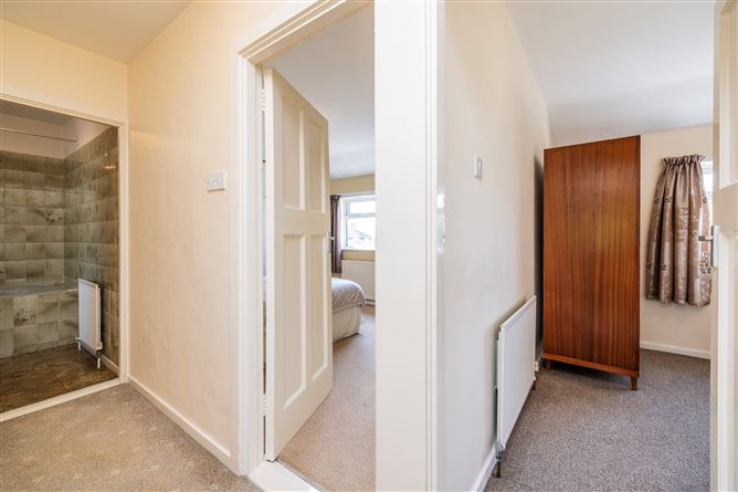 https://photos-a.propertyimages.ie/media/0/2/3/4925320/06732ecd-ef01-4f8c-9907-7bfc57ae5849_l.jpg