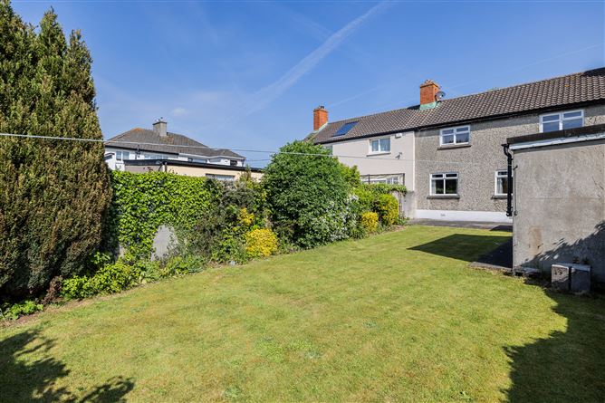https://photos-a.propertyimages.ie/media/0/2/3/4925320/06732ecd-ef01-4f8c-9907-7bfc57ae5849_l.jpg
