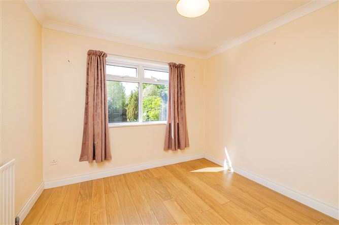 https://photos-a.propertyimages.ie/media/0/2/3/4925320/06732ecd-ef01-4f8c-9907-7bfc57ae5849_l.jpg