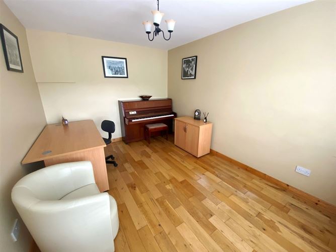 3 Lawnsdale, Ballybofey, Co. Donegal