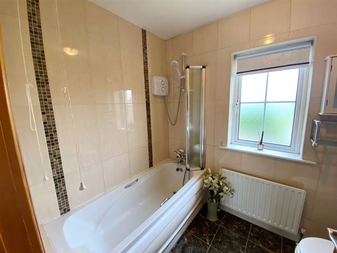3 Lawnsdale, Ballybofey, Co. Donegal