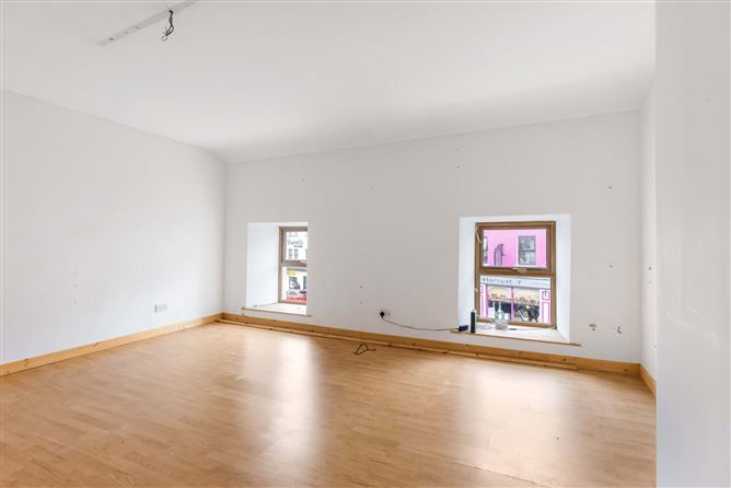 77 Main Street, Cavan