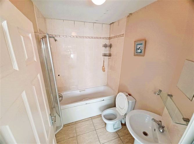 27 Castlemartin Close, Eastham Road, Bettystown, Co. Meath 