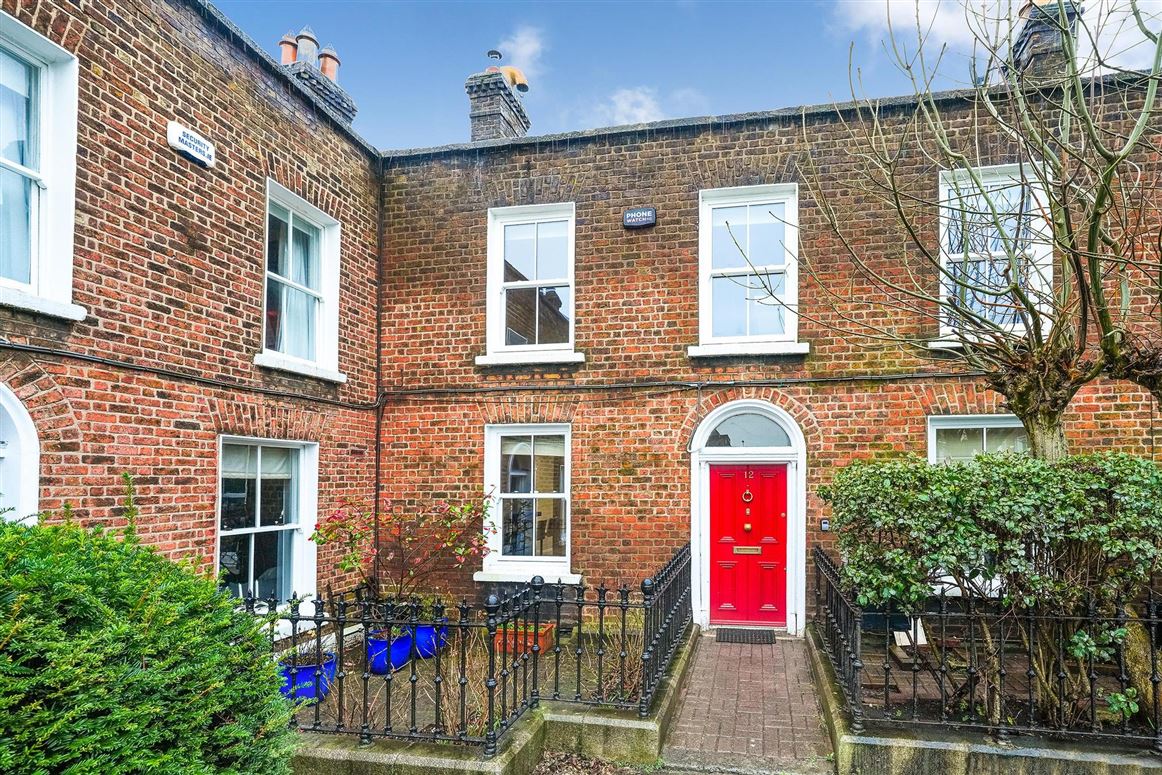 12 Albert Place East, Grand Canal Dk, Dublin 2