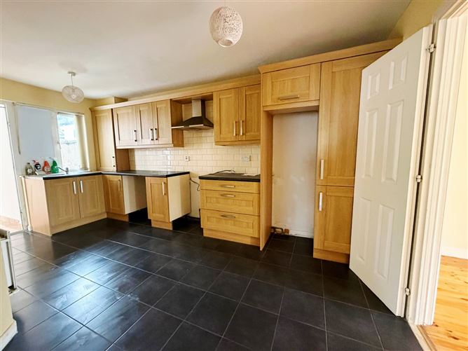 129 Waterville Crescent , Dundalk, Louth