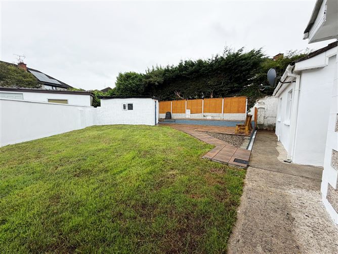 Photo 21 of 23 — 129 Waterville Crescent , Dundalk, Louth