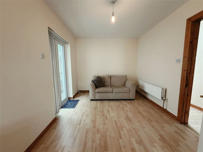 Photo 8 of 23 — 129 Waterville Crescent , Dundalk, Louth