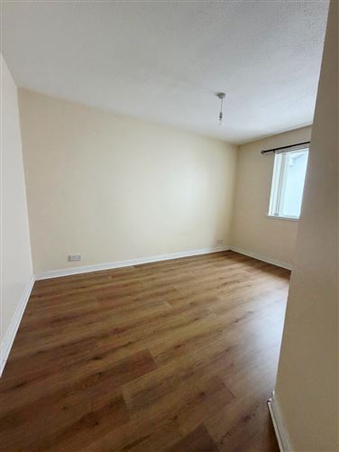 Photo 16 of 23 — 129 Waterville Crescent , Dundalk, Louth