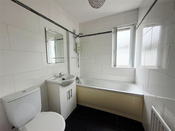 Photo 17 of 23 — 129 Waterville Crescent , Dundalk, Louth