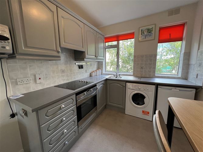 10 Albert Court, Sandycove Road , Dublin South County, Dublin