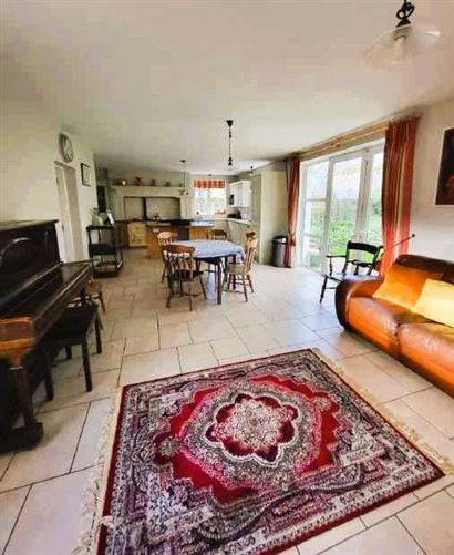 Fuinseog Castle Gardens, Castle Road, Kilkenny