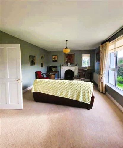 Fuinseog Castle Gardens, Castle Road, Kilkenny