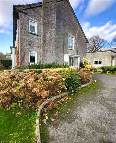 Fuinseog Castle Gardens, Castle Road, Kilkenny