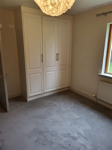 11 Earls Court Lough Rinn, Mohill, Leitrim