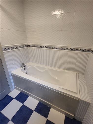 11 Earls Court Lough Rinn, Mohill, Leitrim