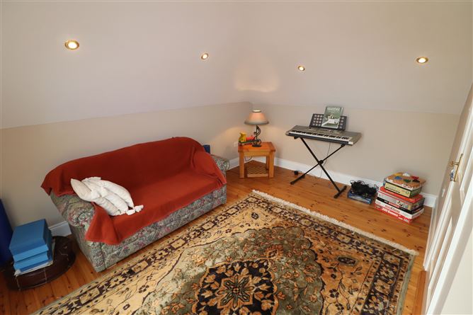6 Manor Grove, Blackwater, Ardnacrusha, Clare