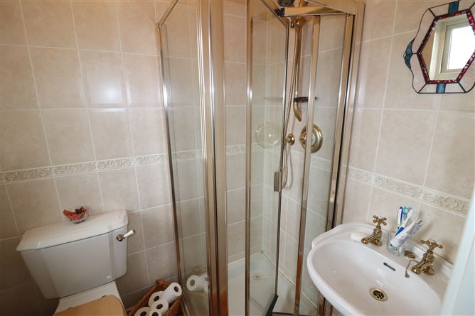 6 Manor Grove, Blackwater, Ardnacrusha, Clare