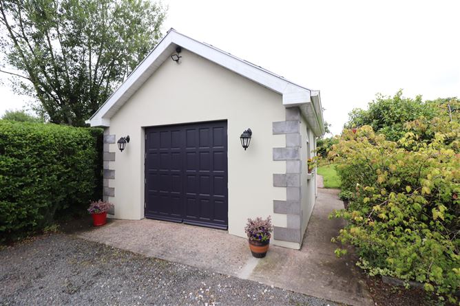 6 Manor Grove, Blackwater, Ardnacrusha, Clare