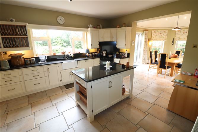 6 Manor Grove, Blackwater, Ardnacrusha, Clare