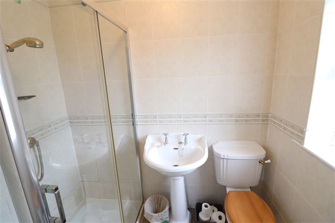 6 Manor Grove, Blackwater, Ardnacrusha, Clare