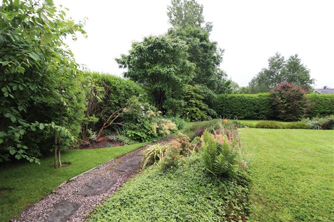 6 Manor Grove, Blackwater, Ardnacrusha, Clare