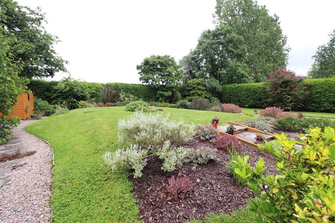 6 Manor Grove, Blackwater, Ardnacrusha, Clare