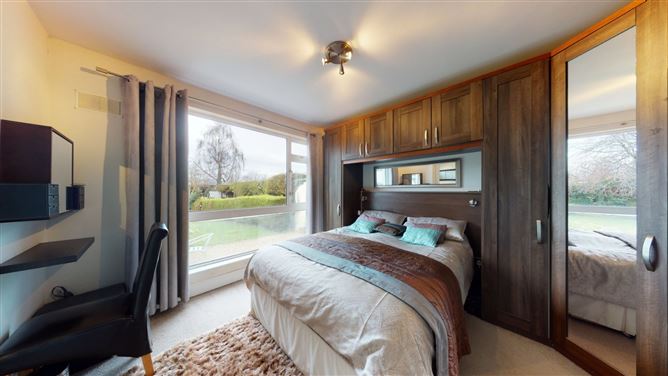 86 Shrewsbury Lawn, Cabinteely, Dublin 18