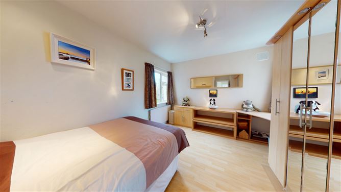 86 Shrewsbury Lawn, Cabinteely, Dublin 18