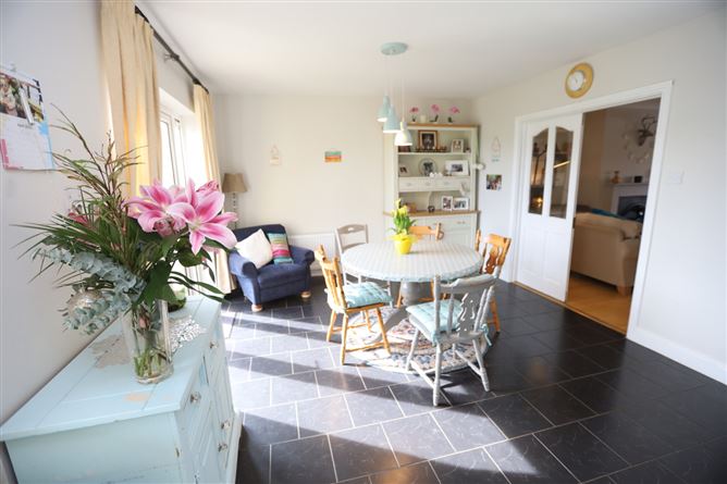 7 Woodside, Dunderrow, Kinsale, Cork