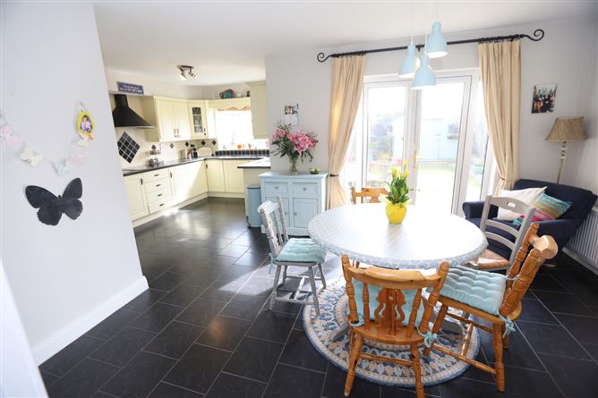 7 Woodside, Dunderrow, Kinsale, Cork