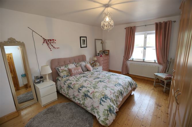 7 Woodside, Dunderrow, Kinsale, Cork