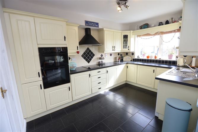 7 Woodside, Dunderrow, Kinsale, Cork