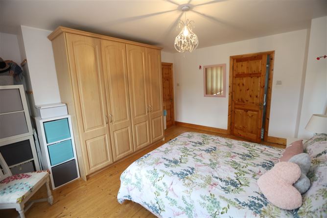 7 Woodside, Dunderrow, Kinsale, Cork