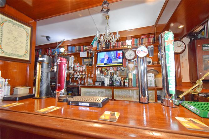 Garvey'S Dew Drop Inn, Market Square, Charlestown, Mayo
