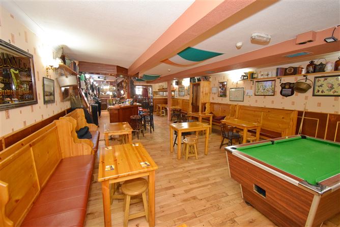 Photo 10 of 33 — Garvey'S Dew Drop Inn, Market Square, Charlestown, Mayo