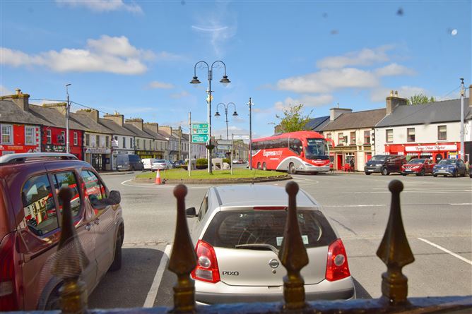 Photo 6 of 33 — Garvey'S Dew Drop Inn, Market Square, Charlestown, Mayo