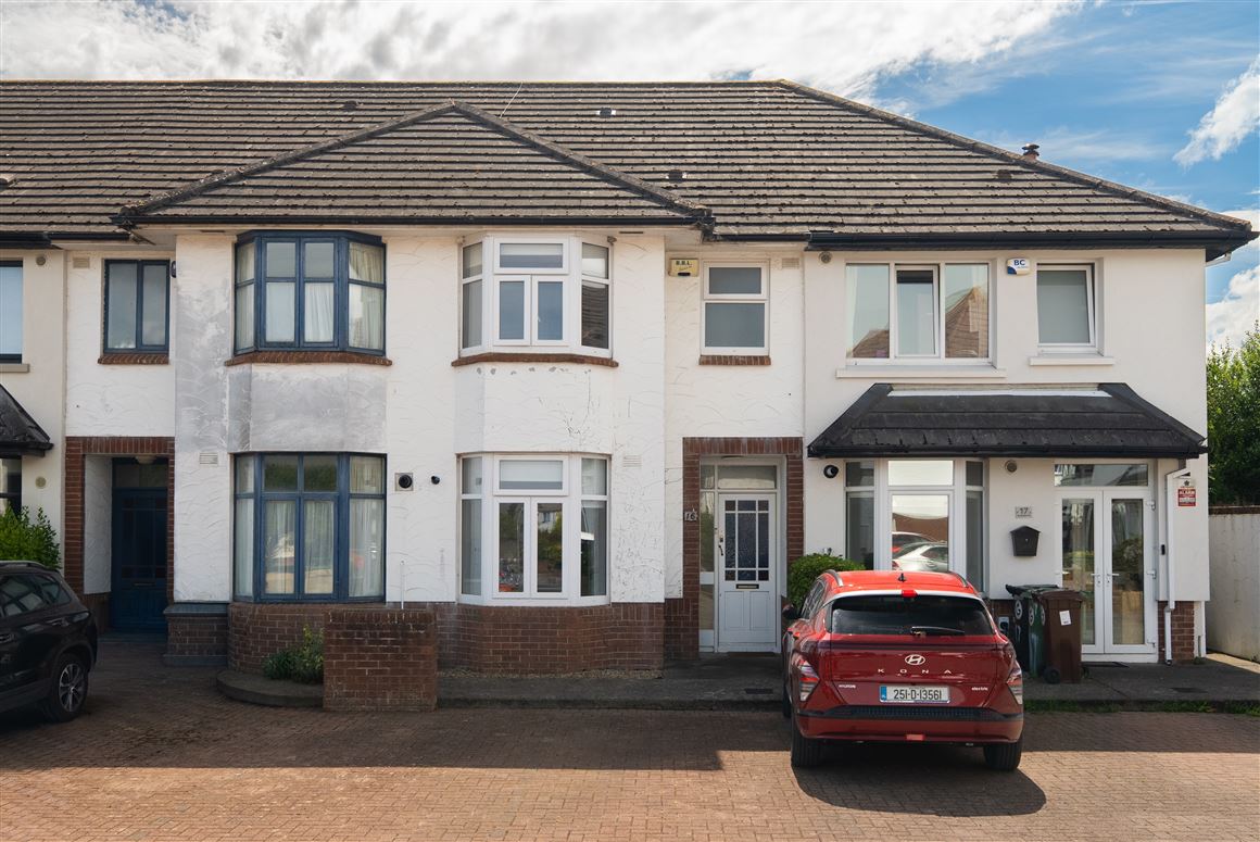 16 Brookfield Green, Kimmage, Dublin 12