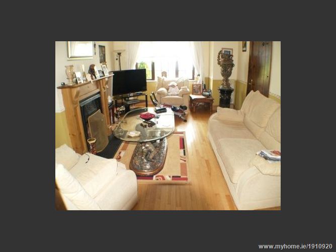 Photo 6 of 9 — 6 Ballyowen Lawns, Lucan, Co. Dublin