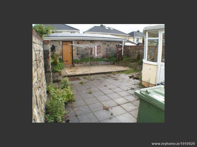 Photo 8 of 9 — 6 Ballyowen Lawns, Lucan, Co. Dublin
