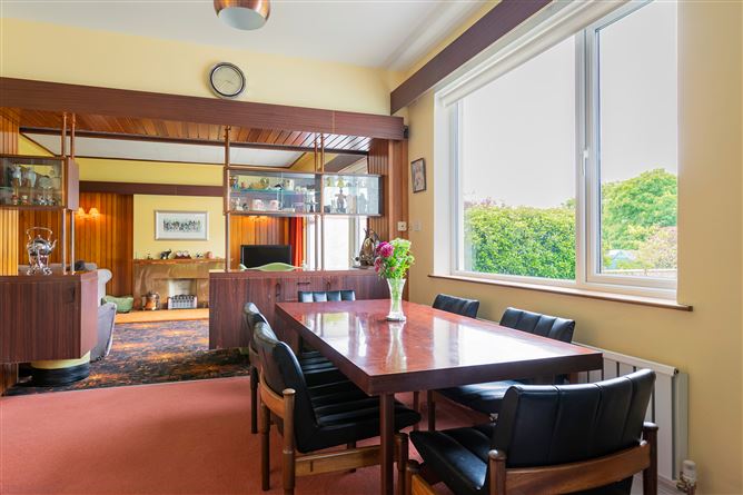 18 Riverside Drive, Castle Park, Rathfarnham, Dublin 14