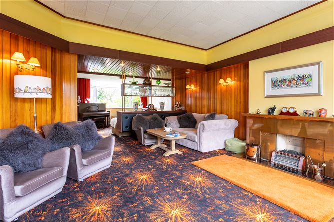 18 Riverside Drive, Castle Park, Rathfarnham, Dublin 14