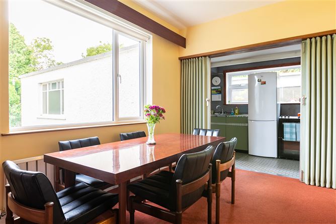 18 Riverside Drive, Castle Park, Rathfarnham, Dublin 14