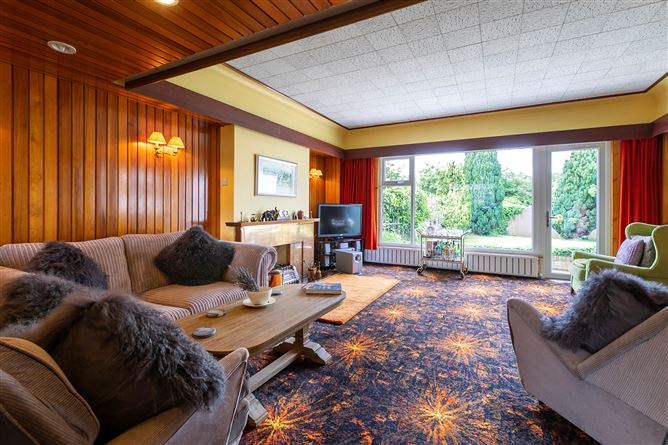 18 Riverside Drive, Castle Park, Rathfarnham, Dublin 14
