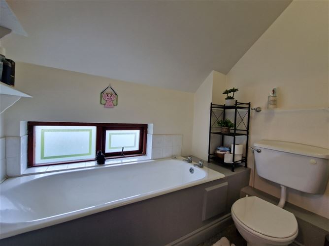 6 Lissaniskea, Bohola, Co. Mayo