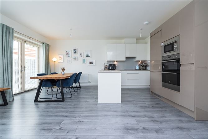 42 Elsmore Green, Elsmore, Naas, Co. Kildare. 